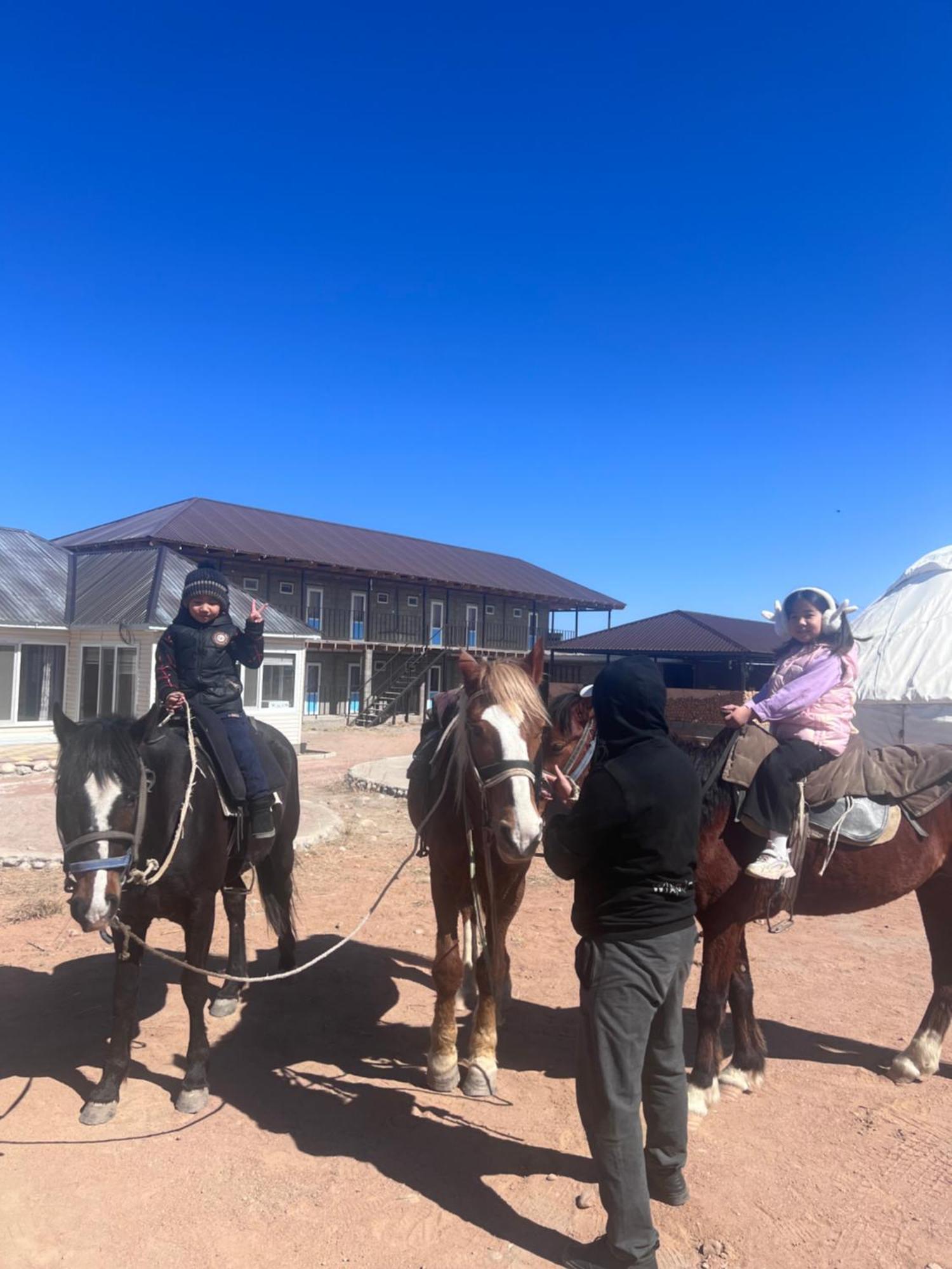 Guest House And Yurt Camp "Ailuu" Tong Exterior foto